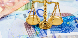 Gefinancierde rechtsbijstand weegschaal euros