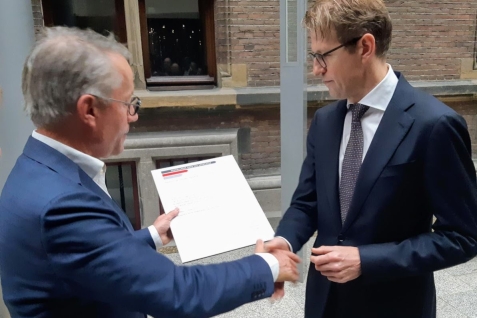 Overhandiging petitie GR