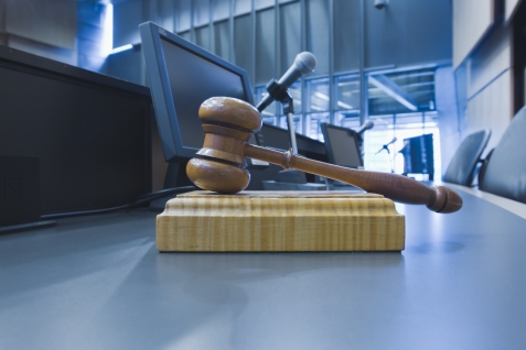 Rechtershamer iStock-471101695