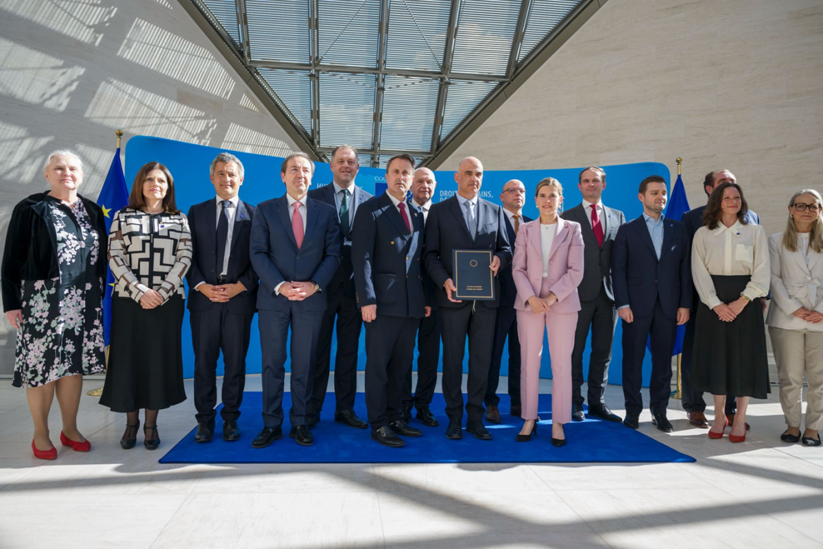 Nederland ondertekent Europees verdrag ter bescherming van het advocatenberoep