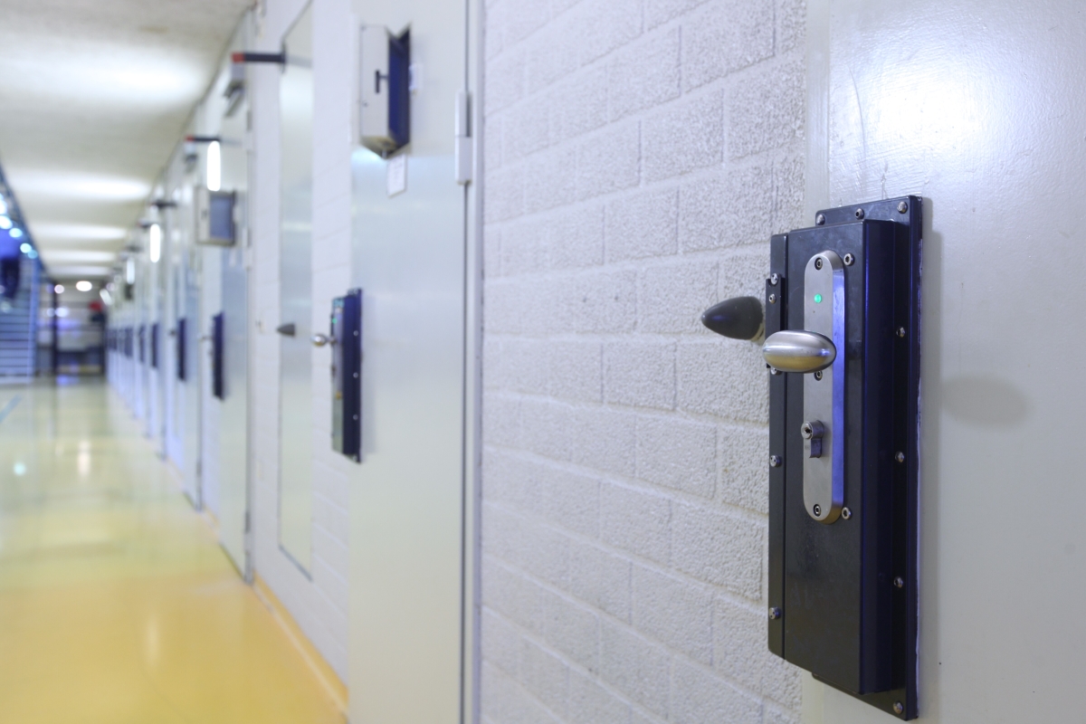 Advocaten kunnen hun eigen device blijven meenemen naar gevangenissen