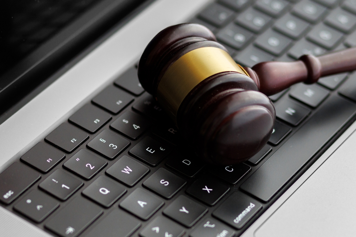 Hamer en toetsenbord