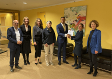 Overhandiging evaluatierapport door leden RATZ-commissie aan minister Weerwind 