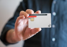 Advocatenpas in de hand